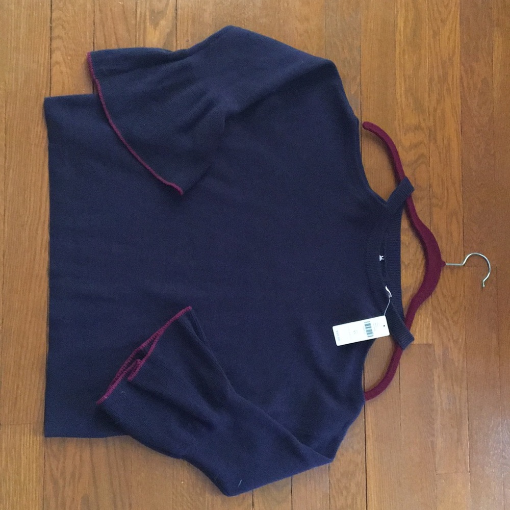 Leandre Open-Shoulder Top. Navy size XS